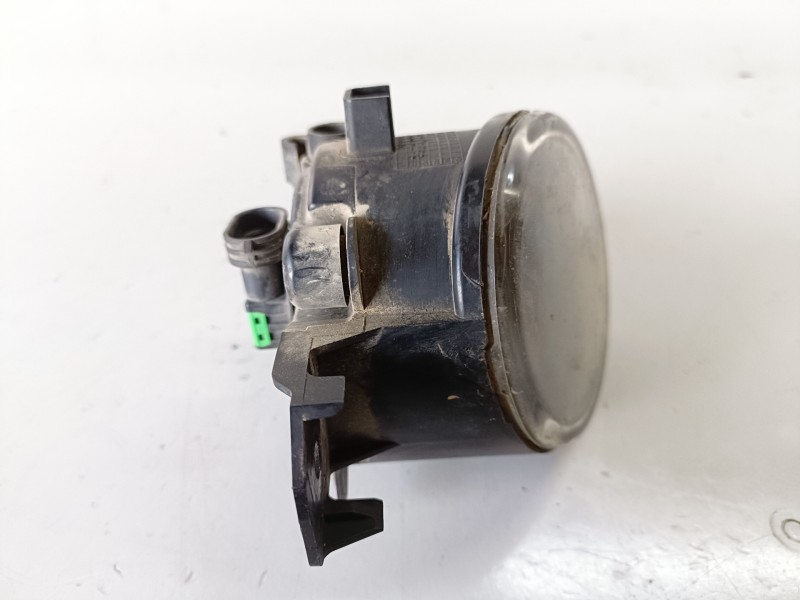 Recambio de faro antiniebla derecho para renault clio ii fase ii (b/cb0) k9k704 referencia OEM IAM 8200002469  