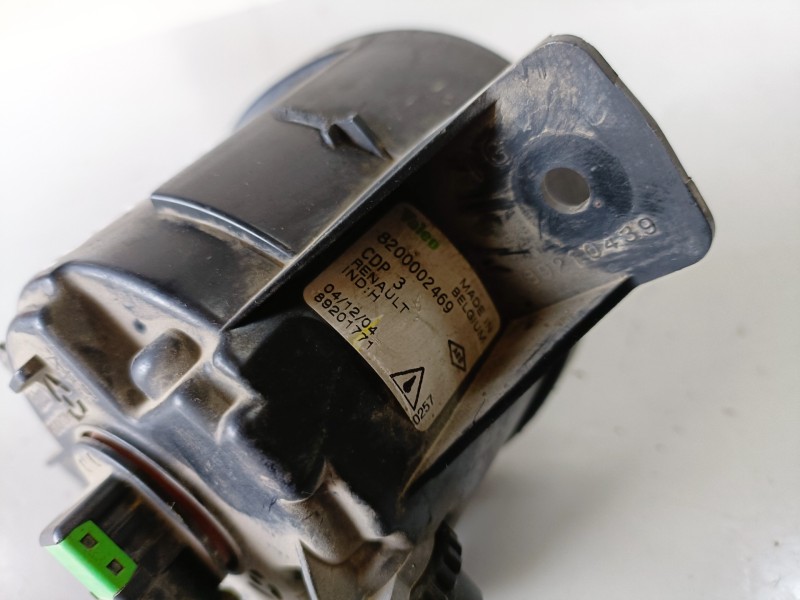 Recambio de faro antiniebla derecho para renault clio ii fase ii (b/cb0) k9k704 referencia OEM IAM 8200002469  