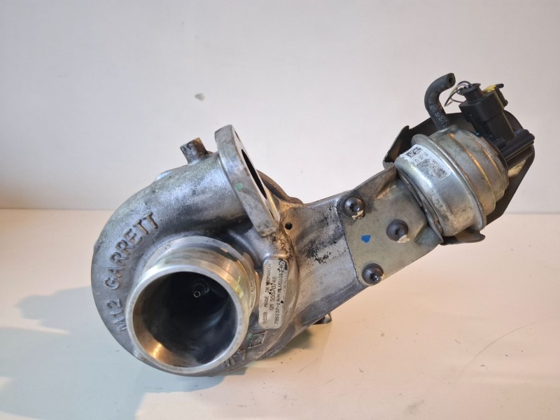 Recambio de turbocompresor para opel astra j berlina 5p a20dth referencia OEM IAM 55570748  