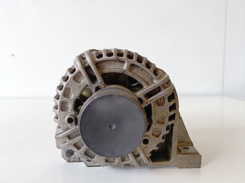 Recambio de alternador para volvo s60 berlina d5244t referencia OEM IAM 0124525060  