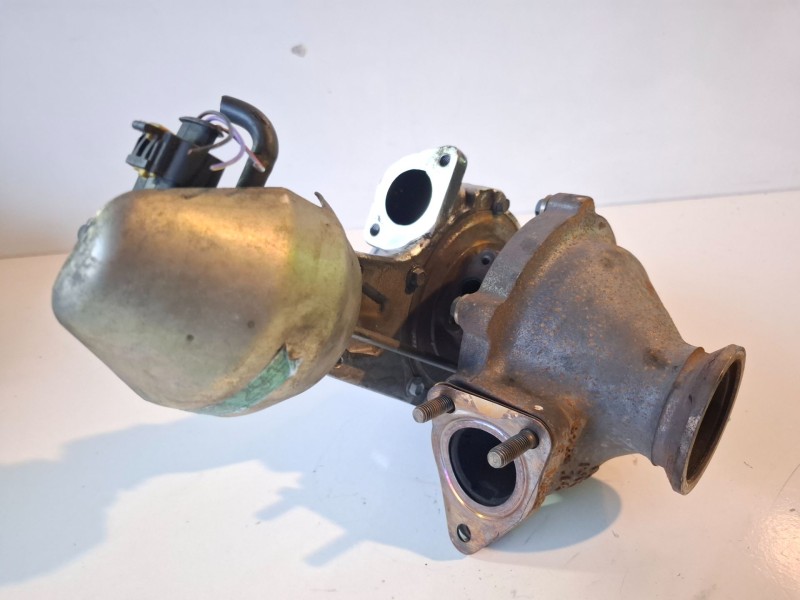 Recambio de turbocompresor para opel astra j berlina 5p a20dth referencia OEM IAM 55570748  