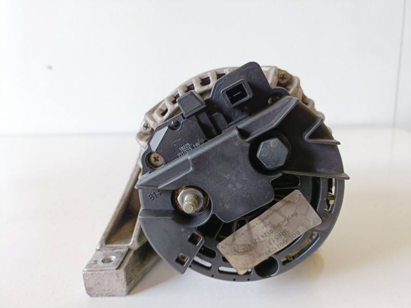 Recambio de alternador para volvo s60 berlina d5244t referencia OEM IAM 0124525060  