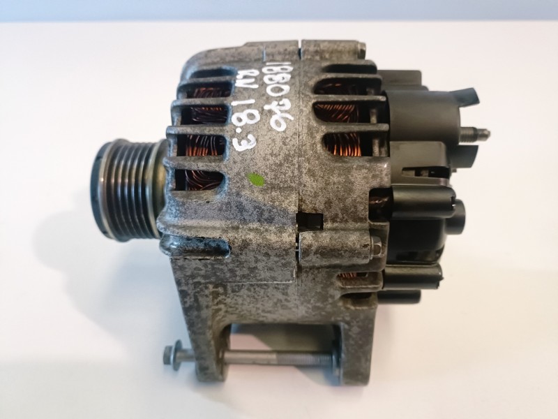 Recambio de alternador para dacia sandero k9k796 referencia OEM IAM 231003831R  