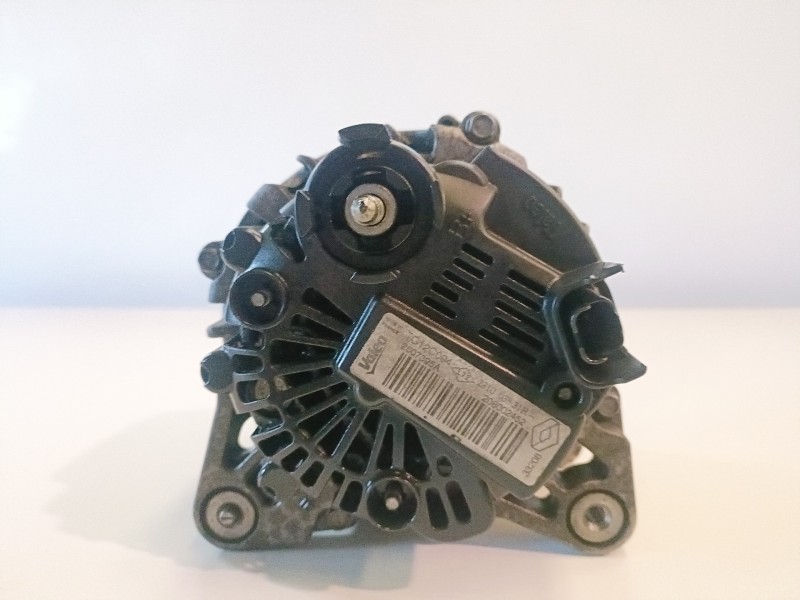 Recambio de alternador para dacia sandero k9k796 referencia OEM IAM 231003831R  