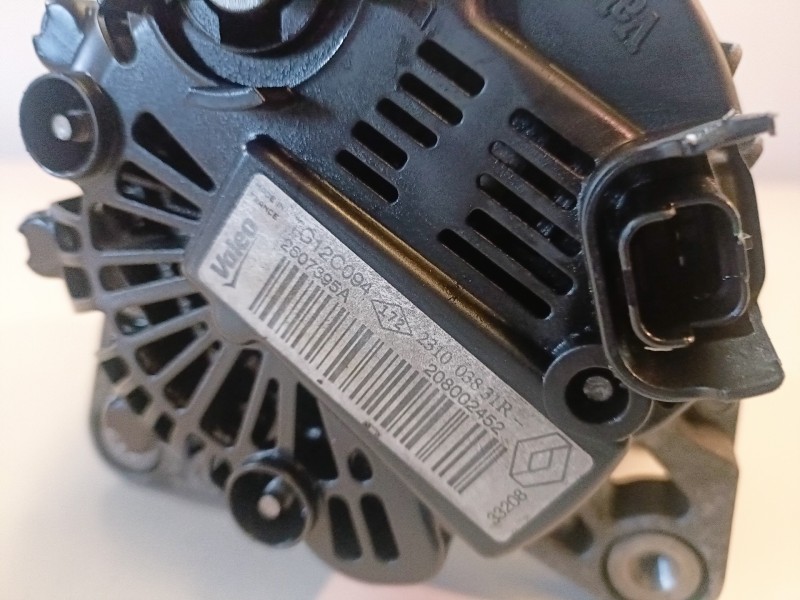Recambio de alternador para dacia sandero k9k796 referencia OEM IAM 231003831R  