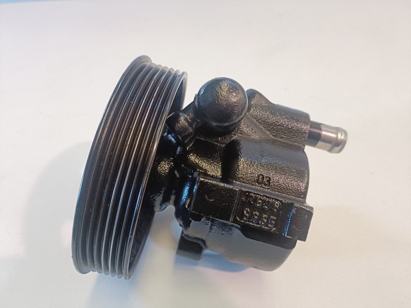 Recambio de bomba direccion para dacia sandero k9k796 referencia OEM IAM 26146333EH  