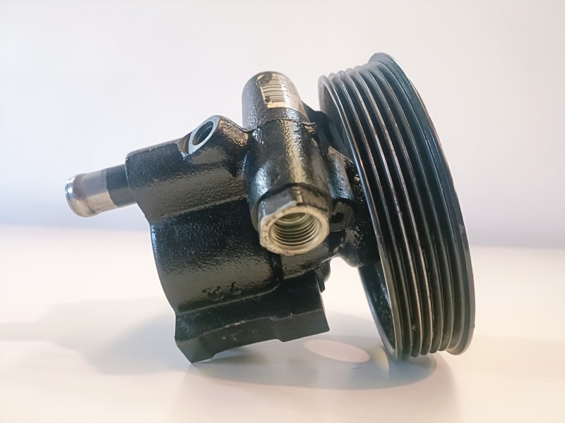 Recambio de bomba direccion para dacia sandero k9k796 referencia OEM IAM 26146333EH  