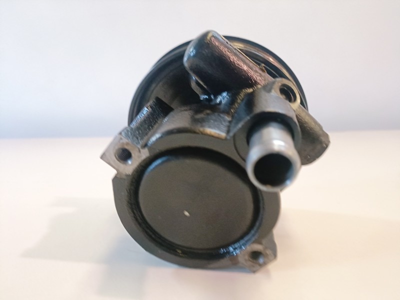 Recambio de bomba direccion para dacia sandero k9k796 referencia OEM IAM 26146333EH  