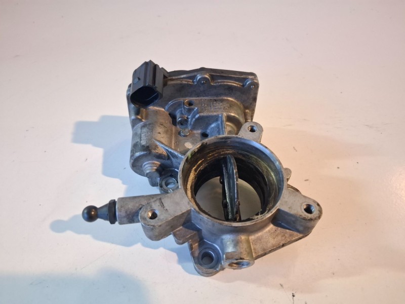 Recambio de caja mariposa para opel astra j berlina 5p a20dth referencia OEM IAM 55564164  