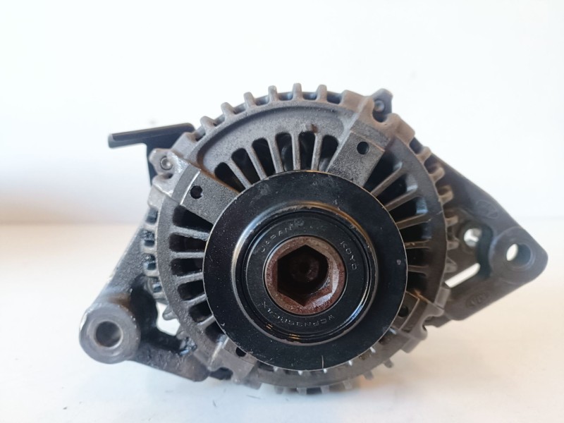 Recambio de alternador para kia sorento (bl) d4cb referencia OEM IAM 373004A300  