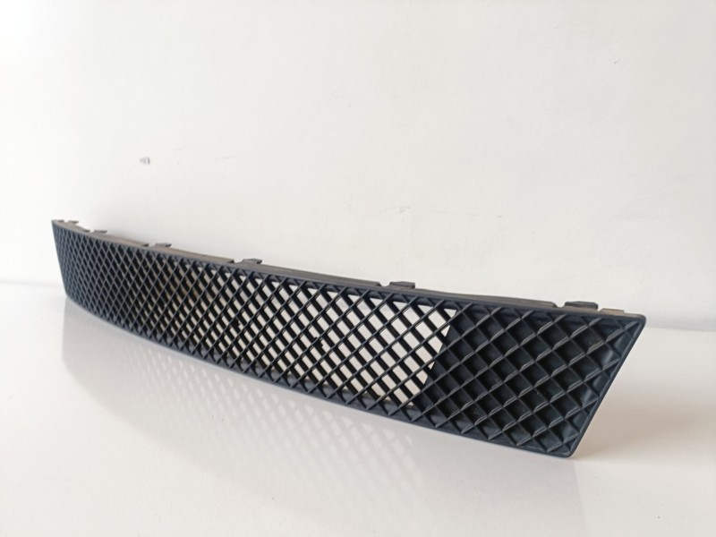 Recambio de rejilla delantera para bmw serie 1 coupe (e82) n51b30a referencia OEM IAM 51117178710  