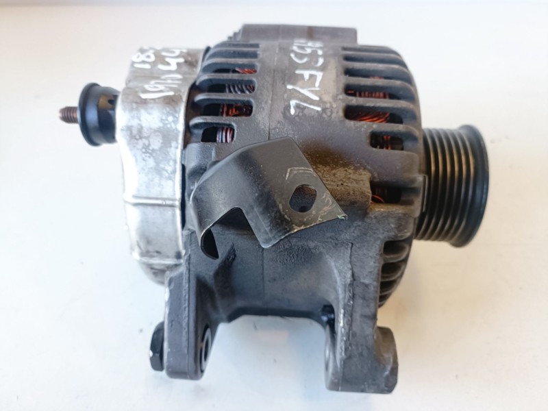 Recambio de alternador para kia sorento (bl) d4cb referencia OEM IAM 373004A300  