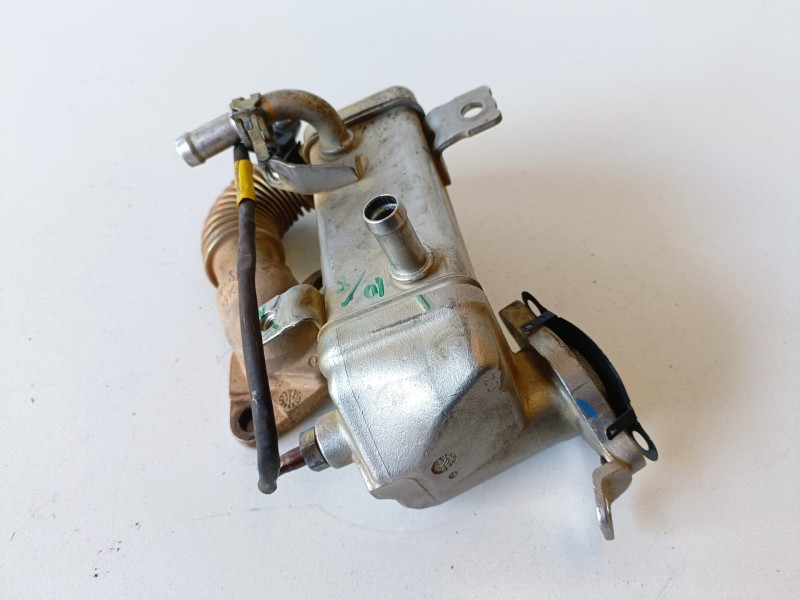 Recambio de enfriador egr para nissan x-trail (t32) r9m414 referencia OEM IAM 147350678RB  