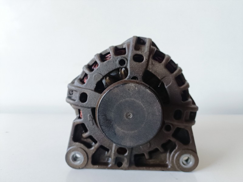 Recambio de alternador para dacia dokker k9k612 referencia OEM IAM 231002949RB  