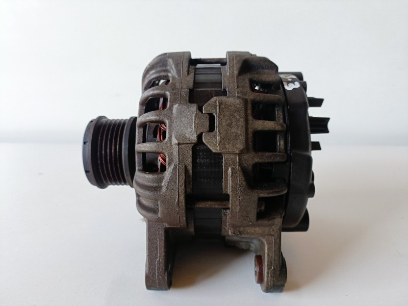 Recambio de alternador para dacia dokker k9k612 referencia OEM IAM 231002949RB  