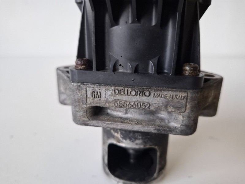 Recambio de valvula egr para opel astra j berlina 5p a20dth referencia OEM IAM 55566052  