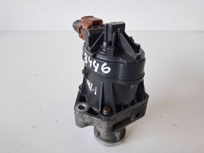 Recambio de valvula egr para opel astra j berlina 5p a20dth referencia OEM IAM 55566052  