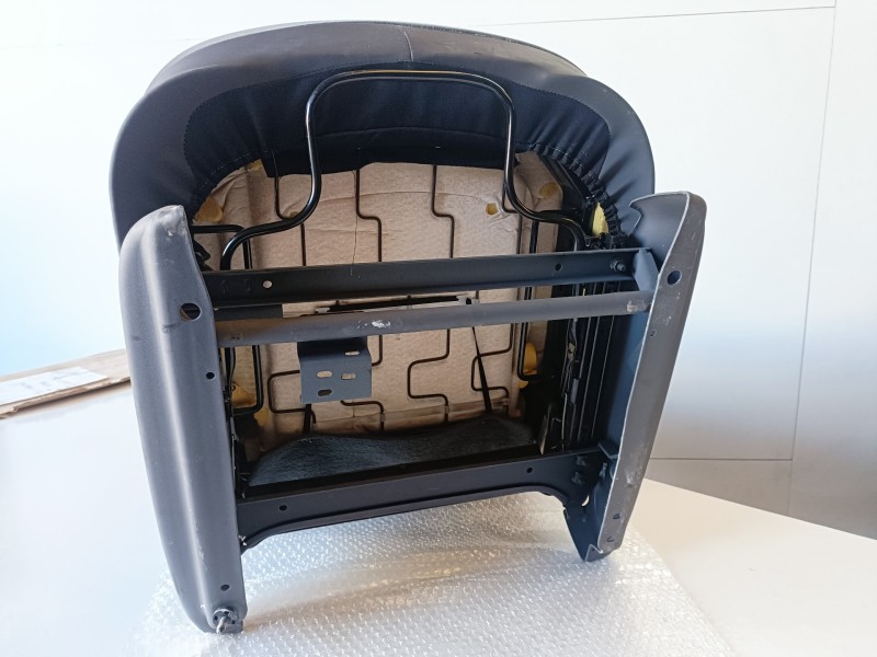 Recambio de asiento delantero derecho para citroen xsara picasso rhy referencia OEM IAM   