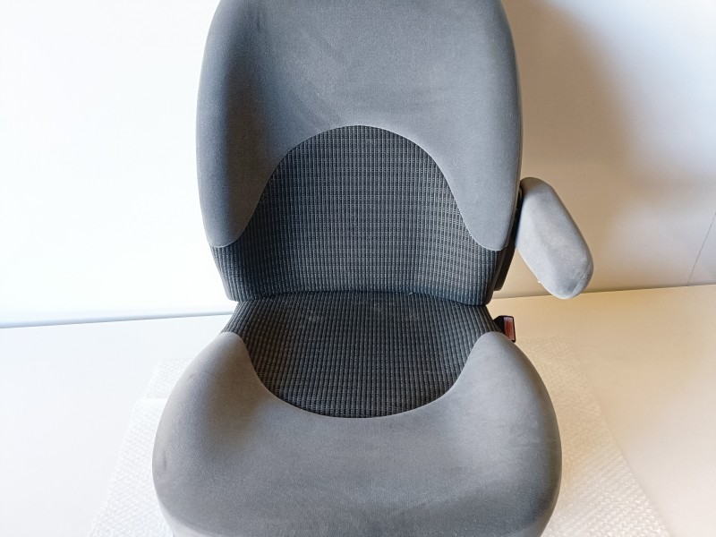 Recambio de asiento delantero derecho para citroen xsara picasso rhy referencia OEM IAM   