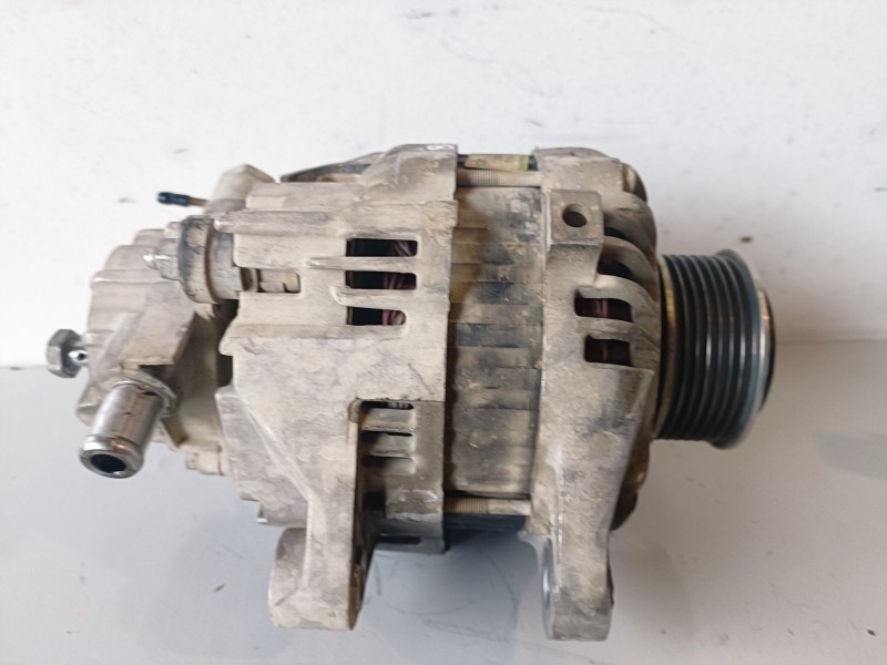Recambio de alternador para kia sorento (bl) d4cb referencia OEM IAM 373004A110  