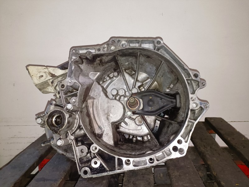 Recambio de caja cambios para citroen c4 berlina 9hx referencia OEM IAM 20DM75  