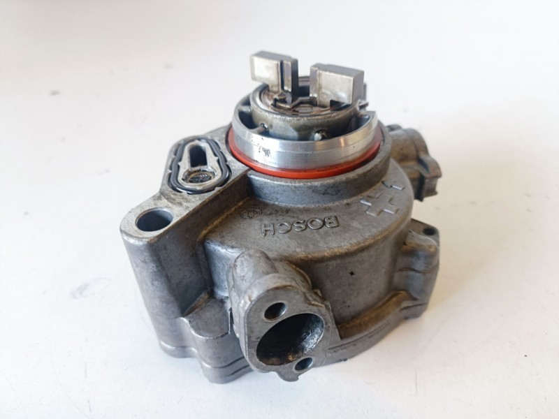 Recambio de depresor freno / bomba vacio para opel combo e cargo bh02 referencia OEM IAM 9804021880  