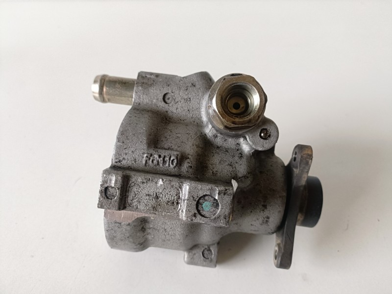 Recambio de bomba direccion para renault trafic ii furgón g9u730 referencia OEM IAM 26081335RR  
