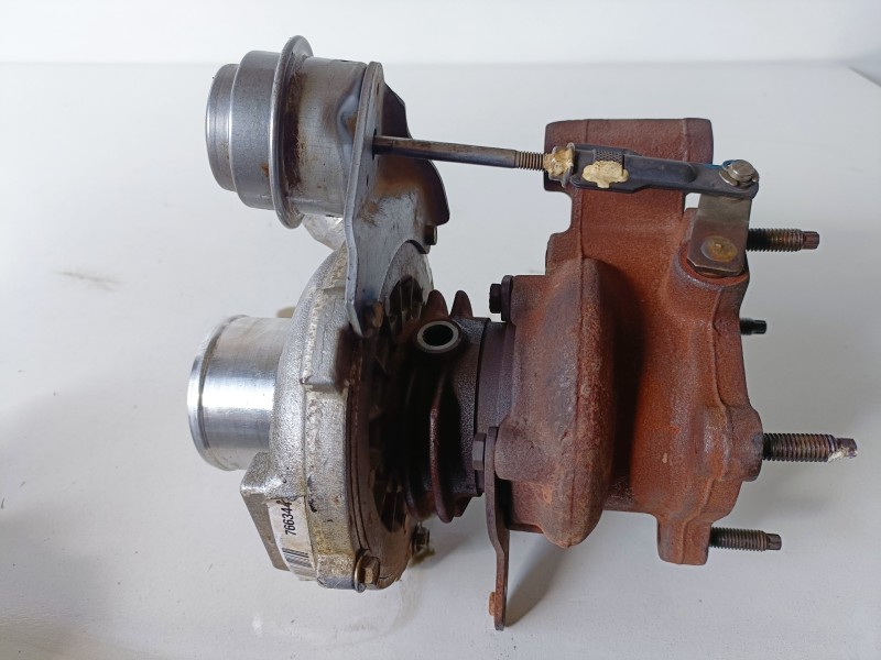 Recambio de turbocompresor para renault trafic ii furgón m9r782 referencia OEM IAM H8200466021  