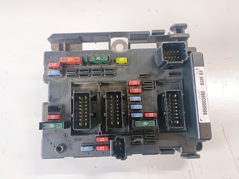 Recambio de caja reles / fusibles para peugeot 307 break / sw (s1)(04.2002) rfn referencia OEM IAM 9650663980  