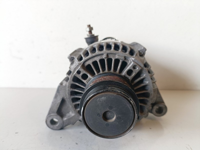 Recambio de alternador para jeep cherokee (kj) 99b referencia OEM IAM 1210003843  