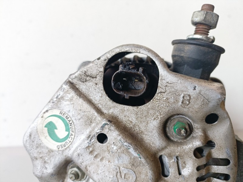 Recambio de alternador para jeep cherokee (kj) 99b referencia OEM IAM 1210003843  
