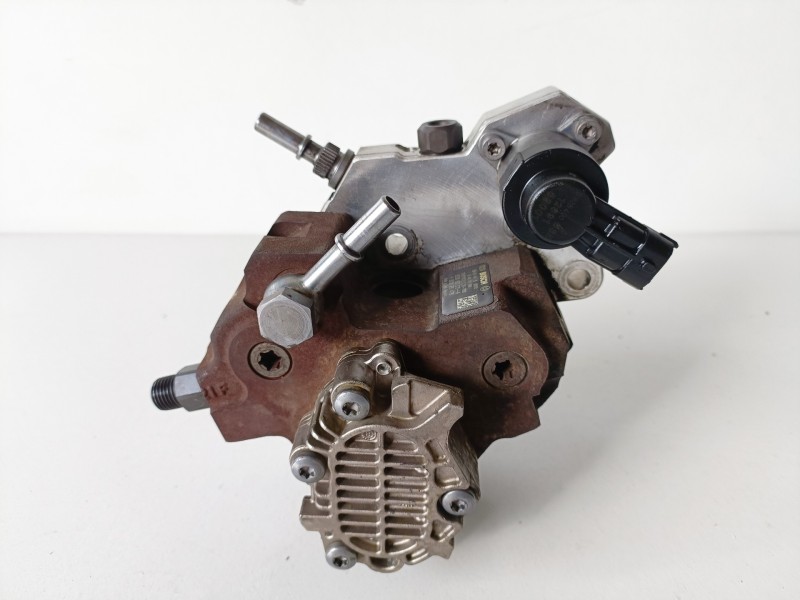 Recambio de bomba inyeccion para renault trafic ii furgón m9r782 referencia OEM IAM 0445010099  