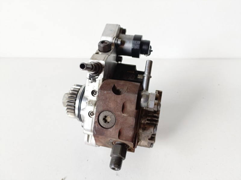 Recambio de bomba inyeccion para renault trafic ii furgón m9r782 referencia OEM IAM 0445010099  