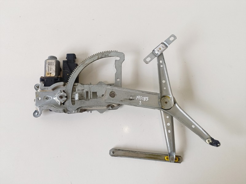 Recambio de elevalunas delantero derecho para opel corsa c z14xe referencia OEM IAM 24466594  