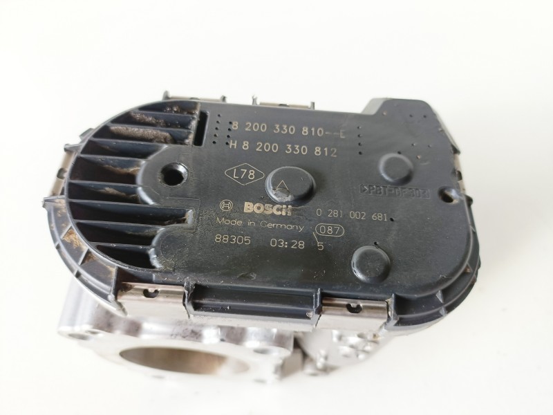 Recambio de caja mariposa para renault trafic ii furgón m9r782 referencia OEM IAM 8200330810E  