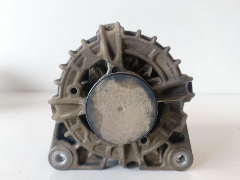 Recambio de alternador para renault kadjar r9m414 referencia OEM IAM 231004BE0BF  