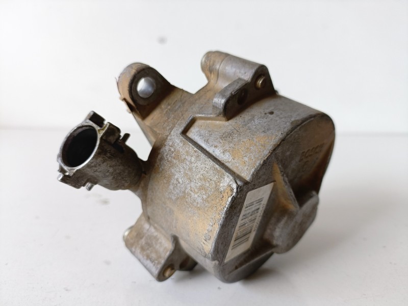 Recambio de depresor freno / bomba vacio para renault trafic ii furgón m9r782 referencia OEM IAM 8200781547  
