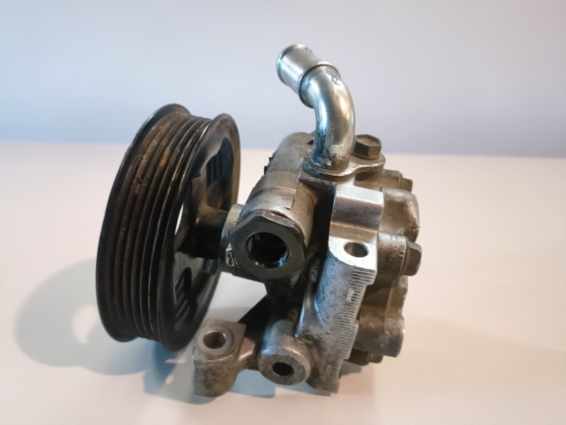 Recambio de bomba direccion para ford transit connect (tc7) rwpa referencia OEM IAM 2T143A696AK  