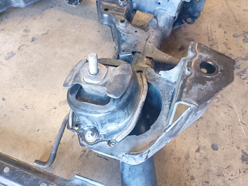 Recambio de puente delantero para bmw serie x5 (e70) 306d3 referencia OEM IAM   