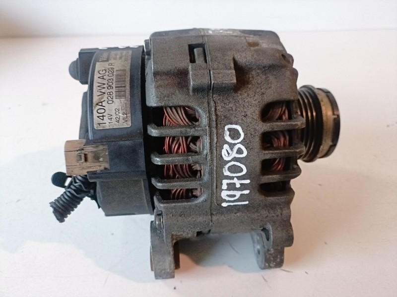 Recambio de alternador para audi a4 avant (8e) avf referencia OEM IAM 028903029R  