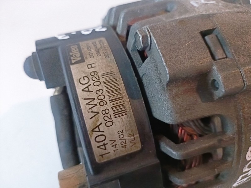Recambio de alternador para audi a4 avant (8e) avf referencia OEM IAM 028903029R  