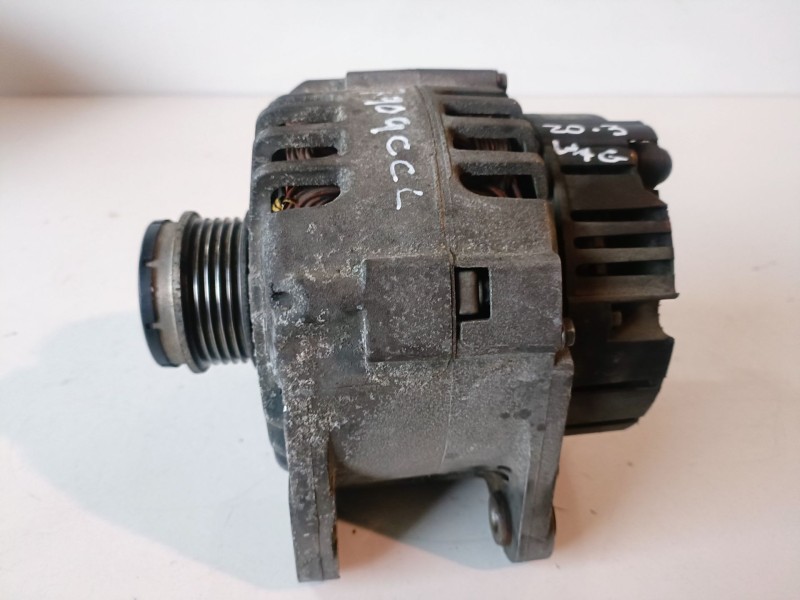 Recambio de alternador para audi a4 avant (8e) avf referencia OEM IAM 028903029R  