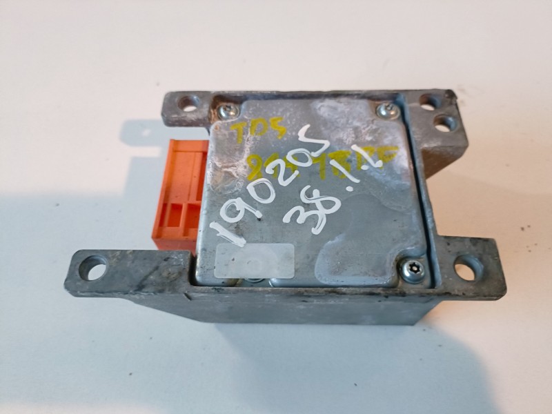 Recambio de centralita airbag para land rover discovery (lt) 10p referencia OEM IAM YWC106600  