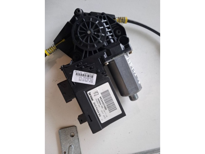 Recambio de elevalunas delantero derecho para peugeot 307 (s1)(04.2001) rhs referencia OEM IAM 9634457480  