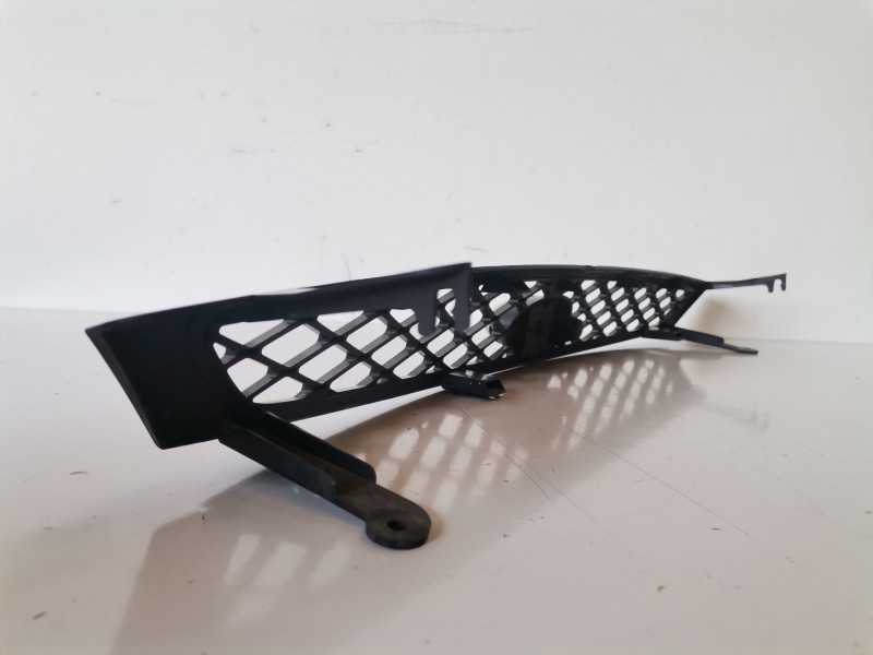 Recambio de rejilla delantera para ford focus berlina (cak) fydb referencia OEM IAM   