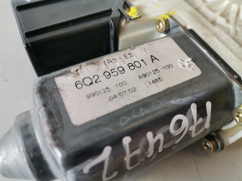 Recambio de motor elevalunas delantero derecho para seat ibiza (6l1) bby referencia OEM IAM 6Q2959801A  