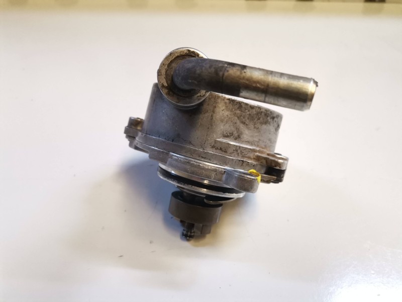 Recambio de depresor freno / bomba vacio para mercedes-benz vito kombi (638) 611980 referencia OEM IAM A6112300165  