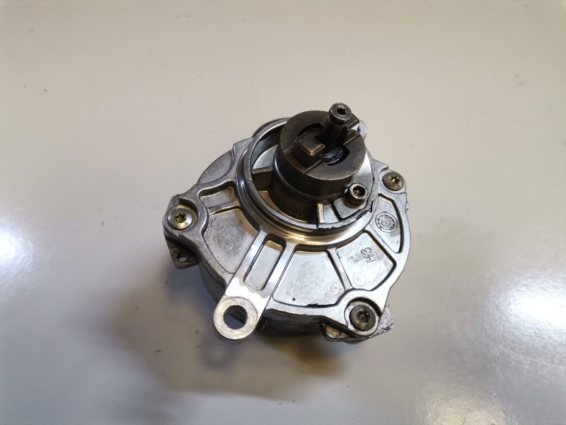 Recambio de depresor freno / bomba vacio para mercedes-benz vito kombi (638) 611980 referencia OEM IAM A6112300165  
