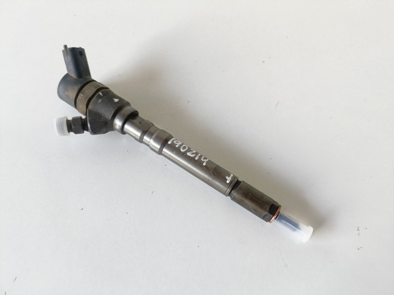 Recambio de inyector para kia carens (rs) d4ea referencia OEM IAM 0445110064  
