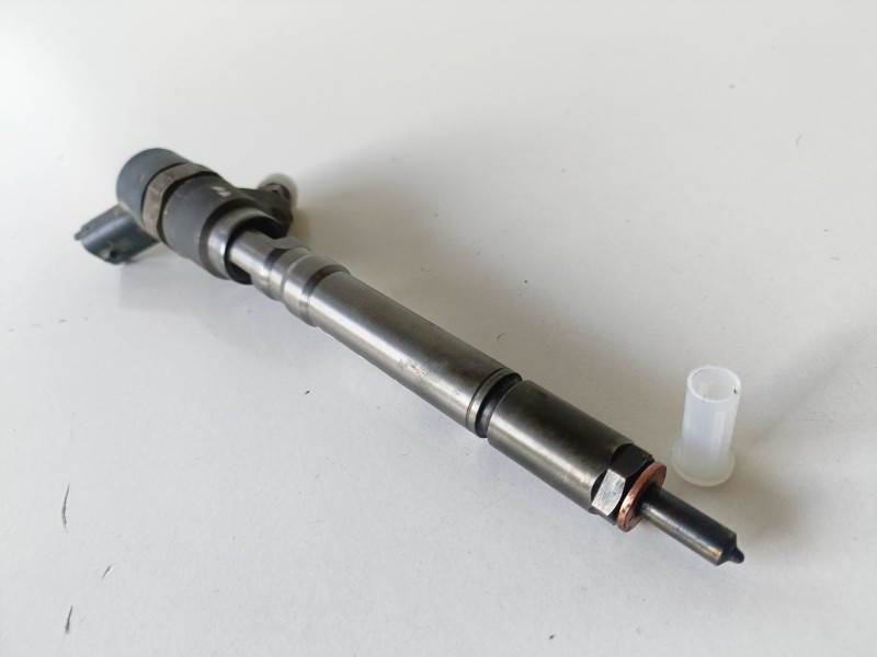 Recambio de inyector para kia carens (rs) d4ea referencia OEM IAM 0445110064  